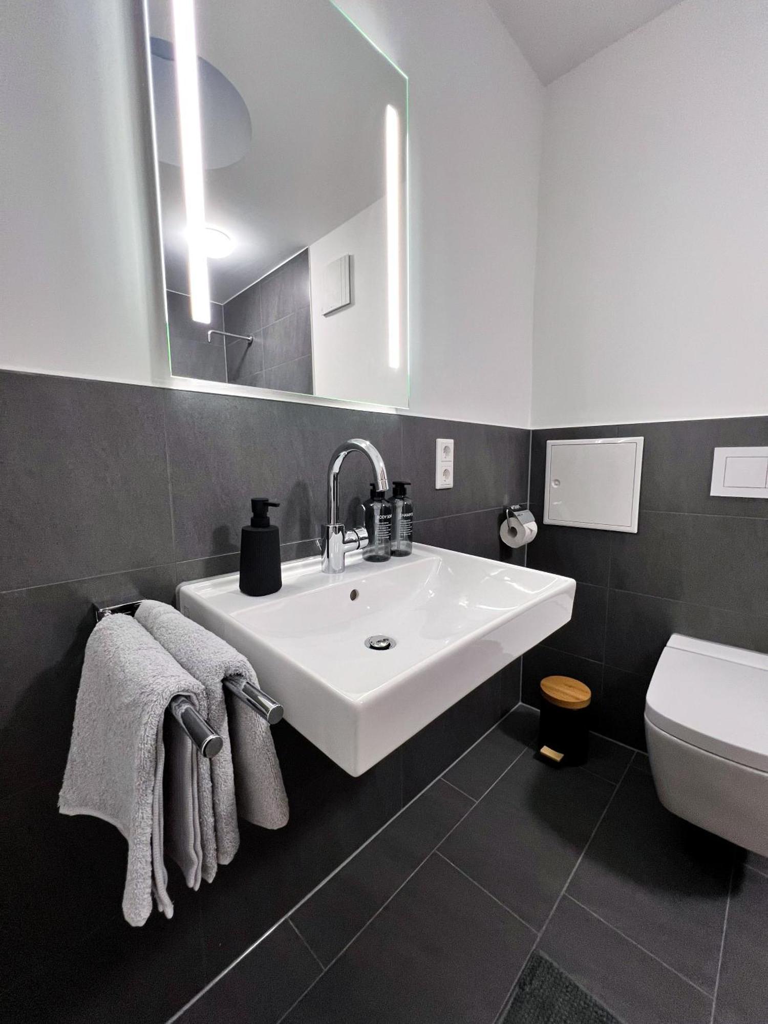 Zentrale Wohlfuehloase Mit Parkplatz Apartment Osnabrueck Luaran gambar